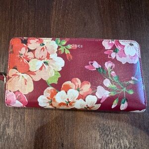 Gucci Red Geranium Zip Wallet